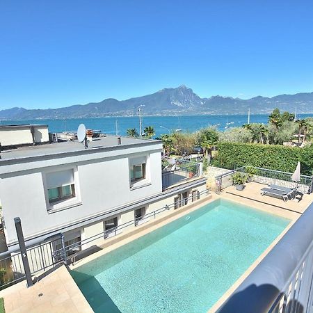 South Apartment With Pool Torri Del Benaco Exterior photo
