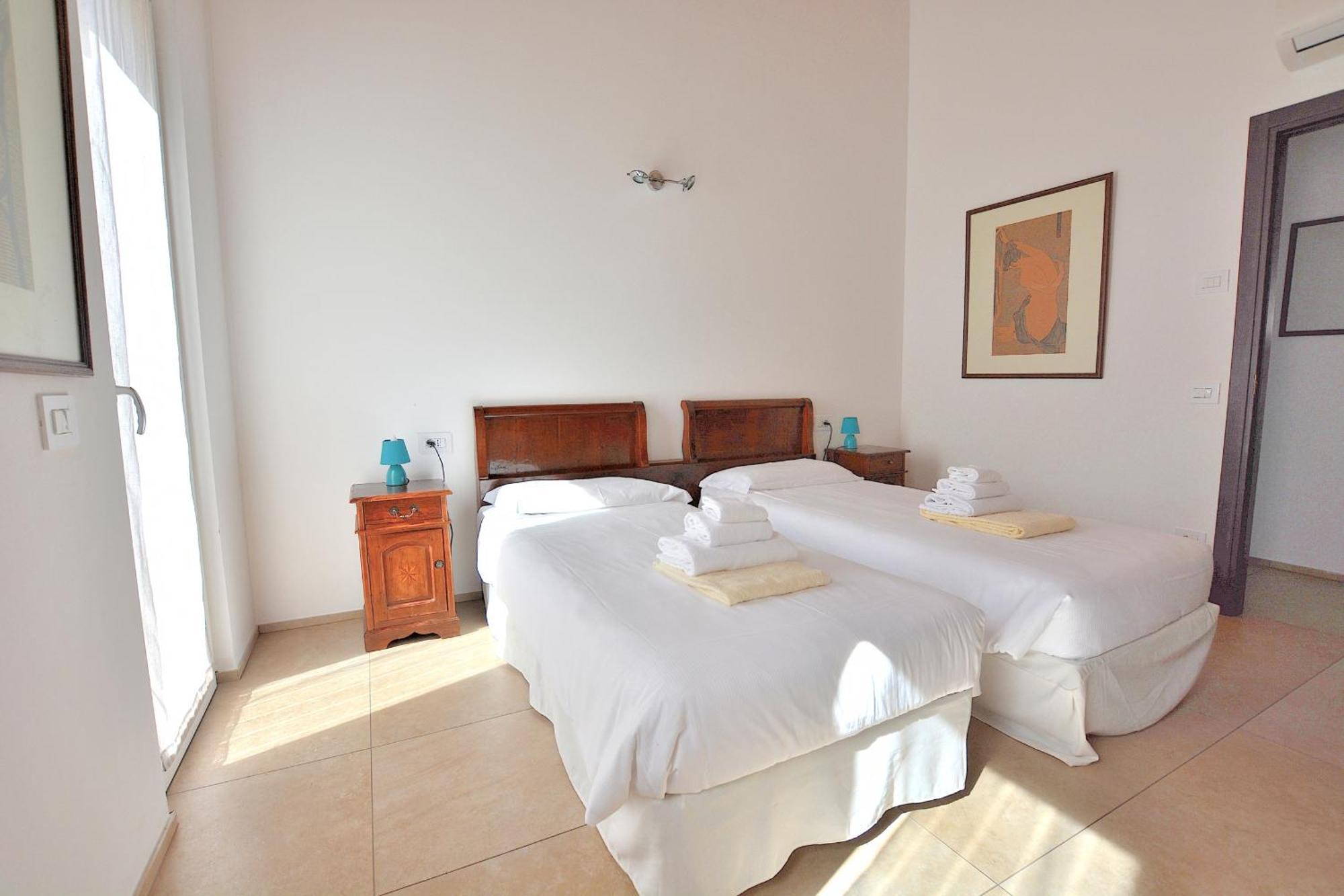 South Apartment With Pool Torri Del Benaco Exterior photo